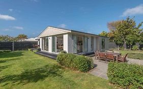 Bed & Breakfast In The Heart Of Fendalton